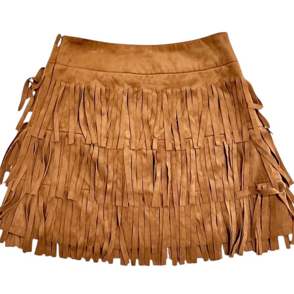 Cupcakes & Cashmere caramel faux suede fringe Mini Skirt boho festival size 2 - Picture 2 of 7